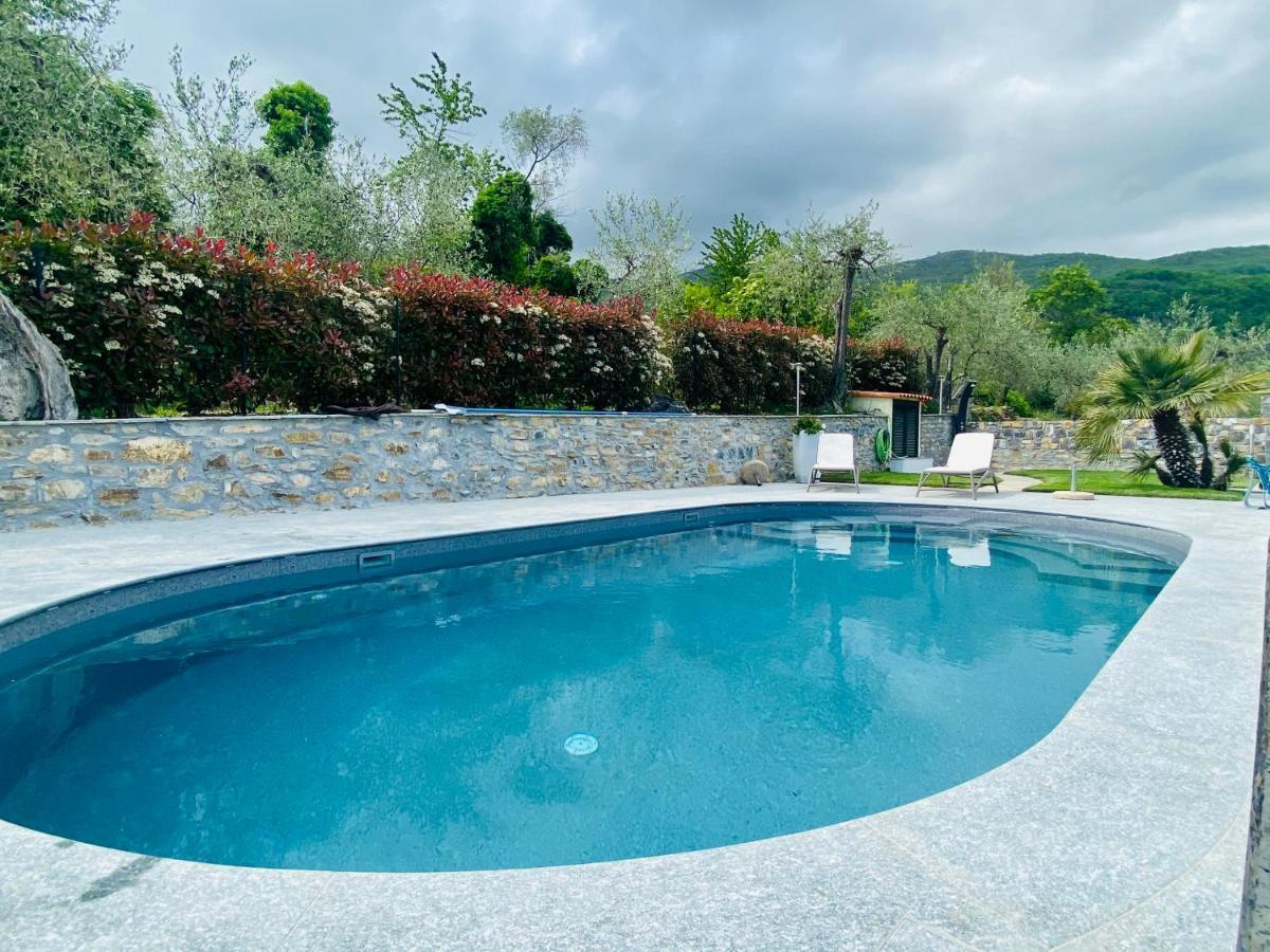 Casa Vacanze Gli Ulivi Borgomaro エクステリア 写真