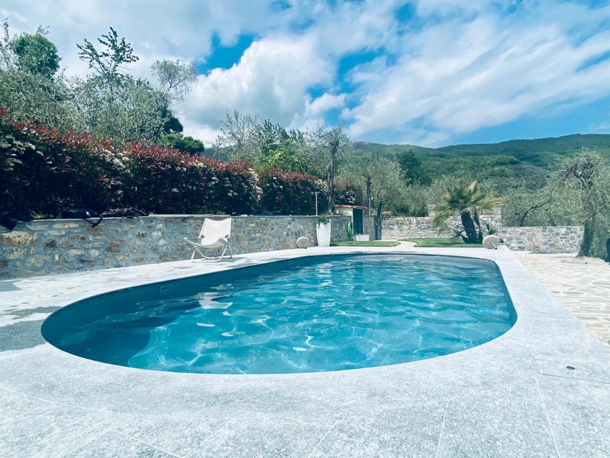 Casa Vacanze Gli Ulivi Borgomaro エクステリア 写真