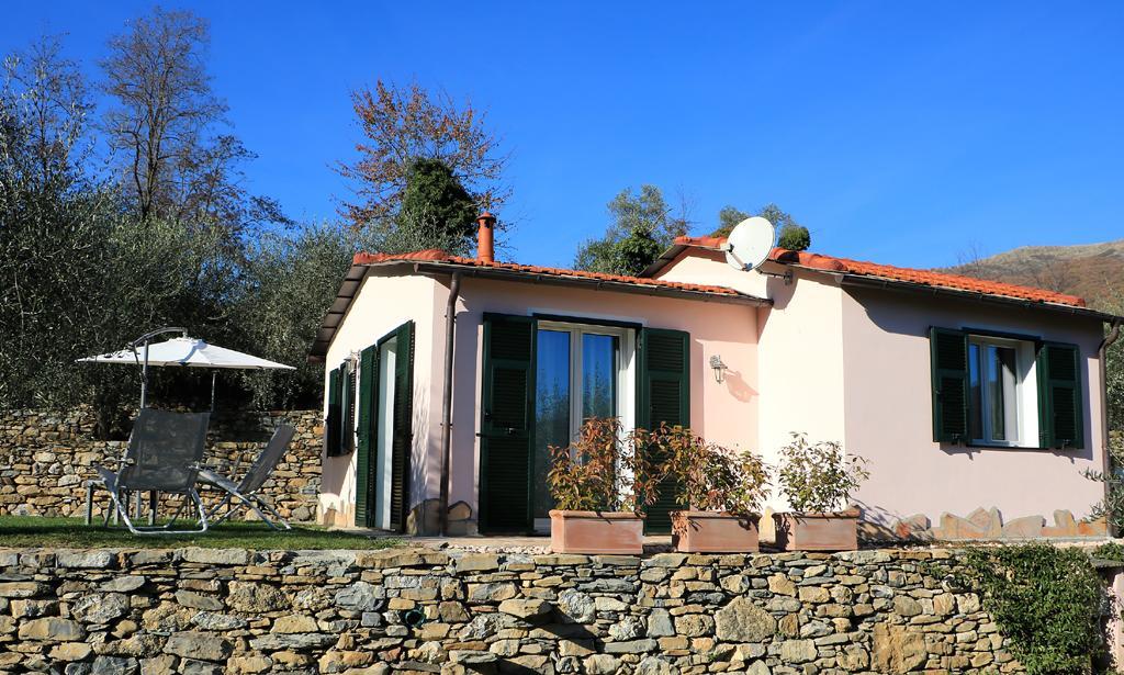 Casa Vacanze Gli Ulivi Borgomaro エクステリア 写真